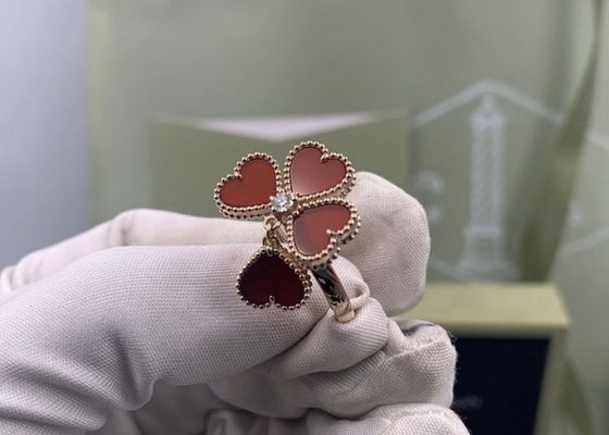 Fiore su misura Ring With Carnelian di Rose Gold Van Cleef And Arpels
