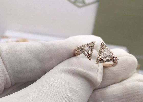 Il diamante pieno elegante classico 18k Rose Gold Engagement Ring Horn ha modellato