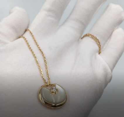 Modo madreperlaceo bianco di Xs dei gioielli dell'oro di Amulette De Cartier Necklace 18K